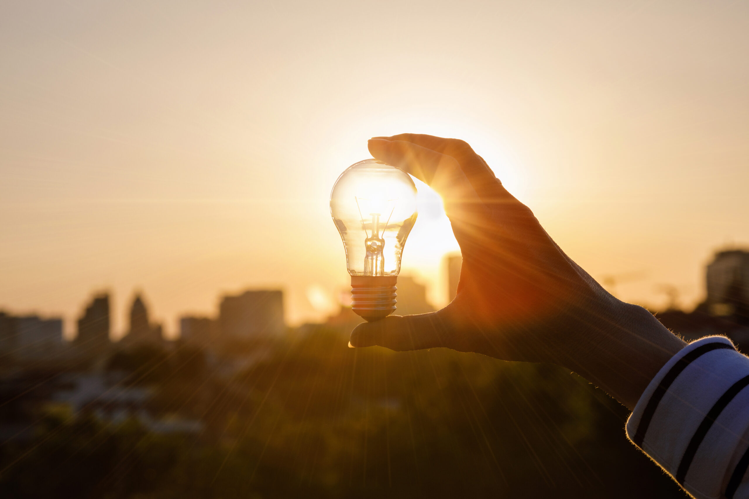 Conta de Luz em Alta: Como a Energia Solar Pode Reduzir Seus Custos